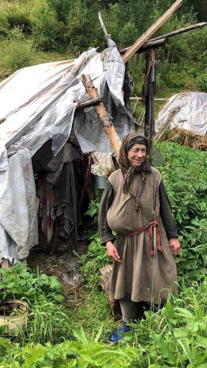 Агафија са видним тумором на себи